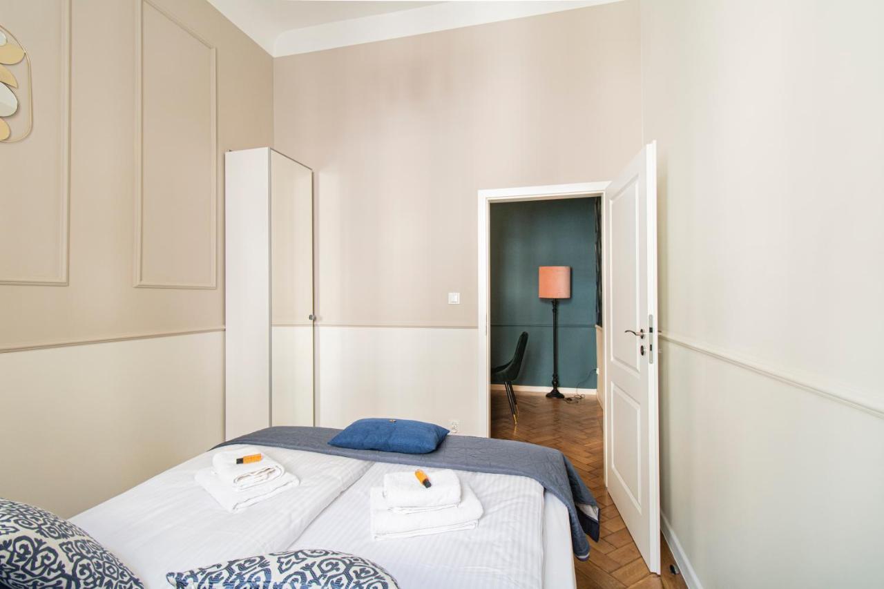 Modern Apartments Pilsudskiego Street Krakow Exterior photo