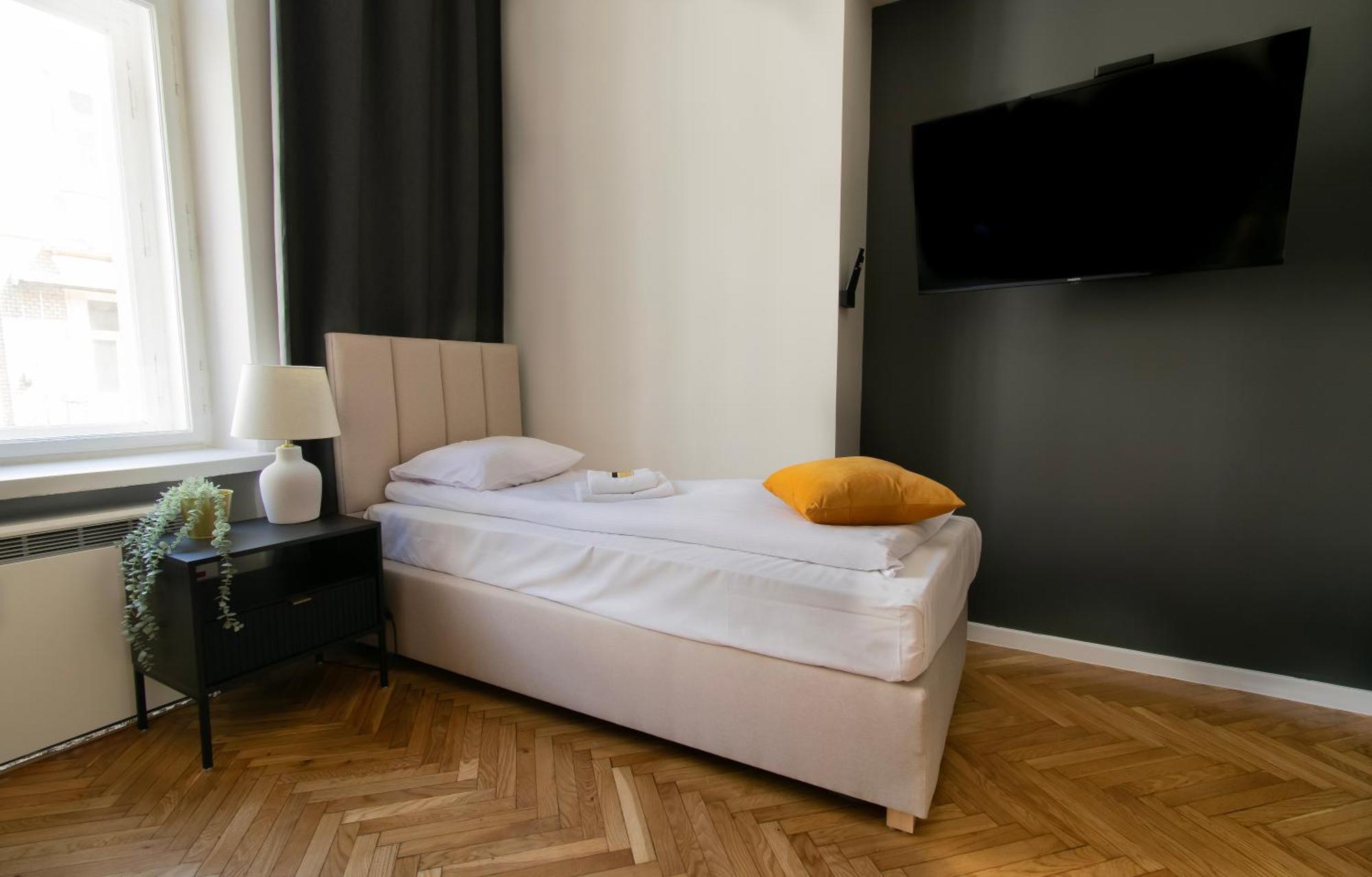 Modern Apartments Pilsudskiego Street Krakow Exterior photo